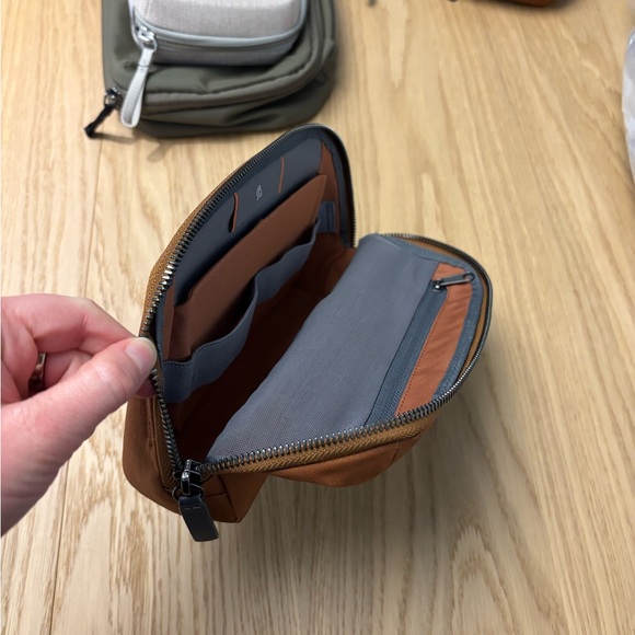 Bellroy Desk Caddy (bronze) - Picture 3 of 6